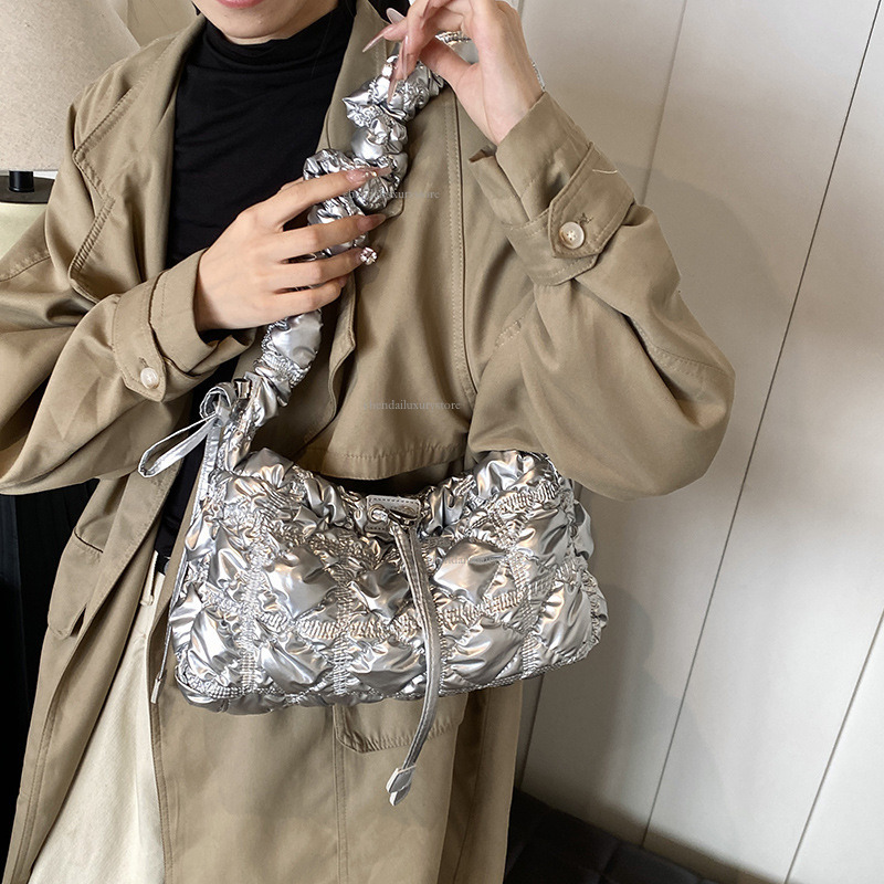 2025 Women's Korean Popular Drawstring Shoulder Bag With Folded Cloud Zipper And Bright Face Fashion Commuter Bag New Style Free Delivery Crossbo
