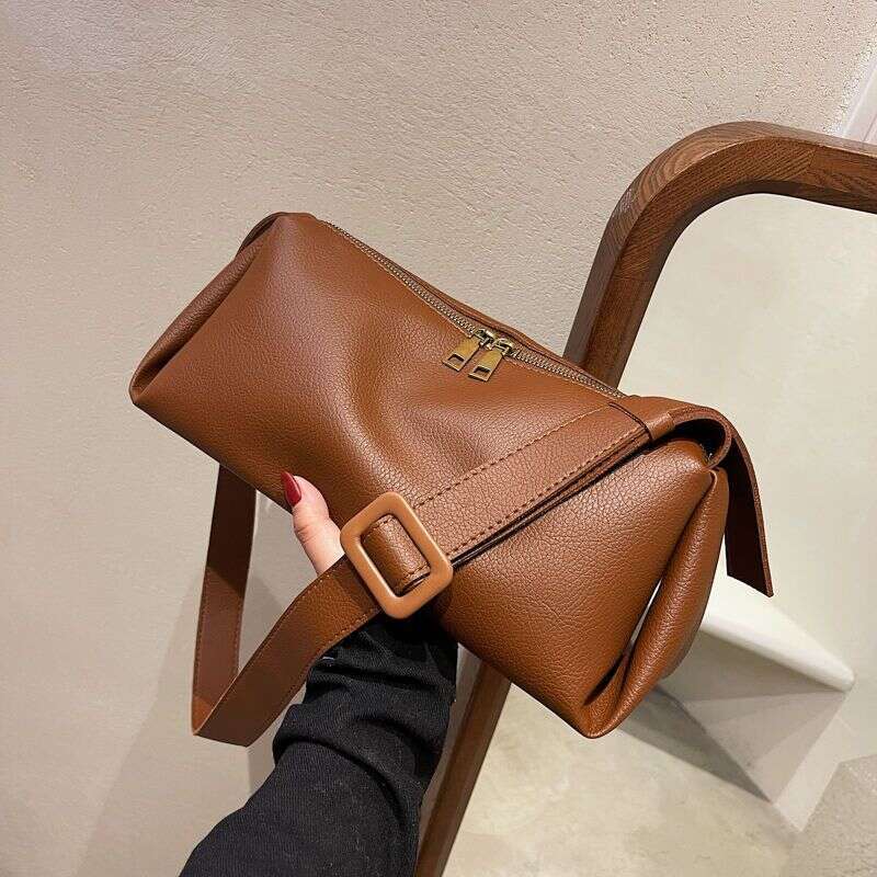 fast shipping popular women's bas 2025 new lare capacity fashionable hih-end feelin western-style versatile shoulder crossbody