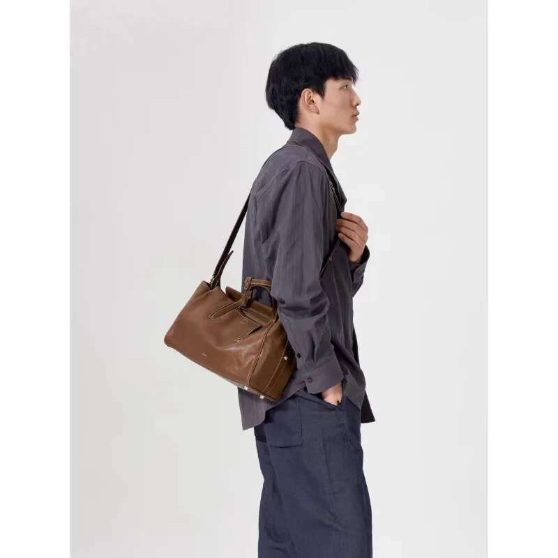 New Large Capacity Travel Shoulder Bag, Vegetable Tanned Cowhide Briefcase