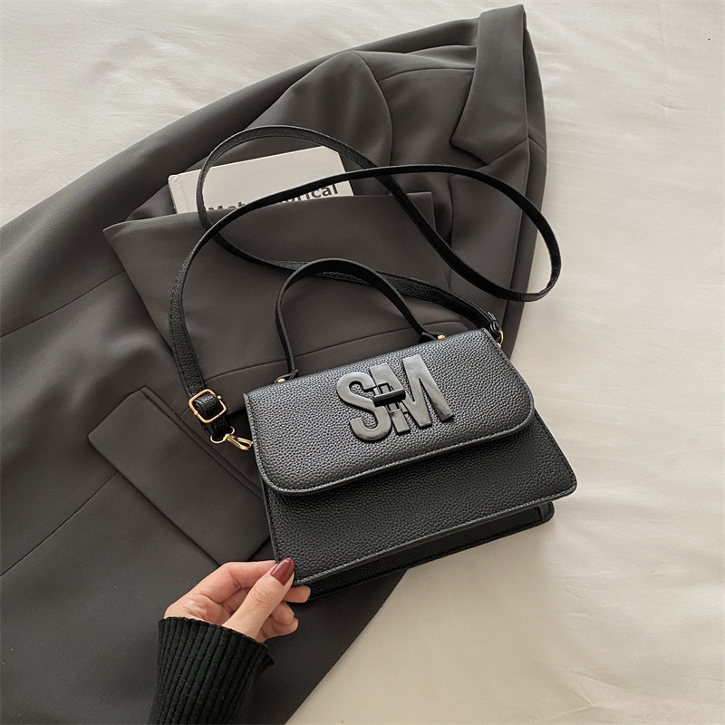 Free Delivery Designer Bag 2025 New Solid Color Simple And Atmospheric Small Square Large Capacity Casual Hand Korean Version Commuting Crossbody Luxu