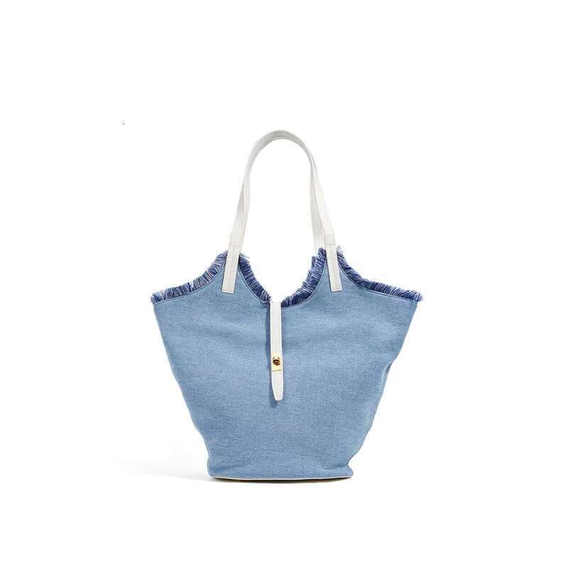 Brand Design Shoulder Large Capacity Retro Denim Tassel Tote Bag New Ladies Fashion Versatile Handbag