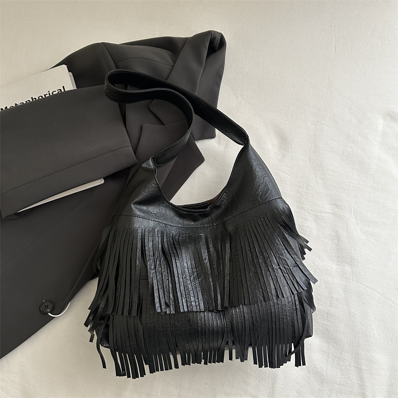 Women's 2025 Spring New Fashionable New Free Delivery Designer Bag Tassel Shoulder Large Capacity Luxury Bag Underarm Tote Bag