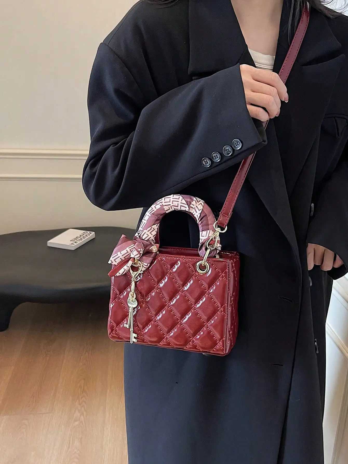 Small And Niche High-End Lurxury Handbag For Wen 2024 Fiable New Diamd Grid Handbag Single Shoder Crossbody Bag Z250516