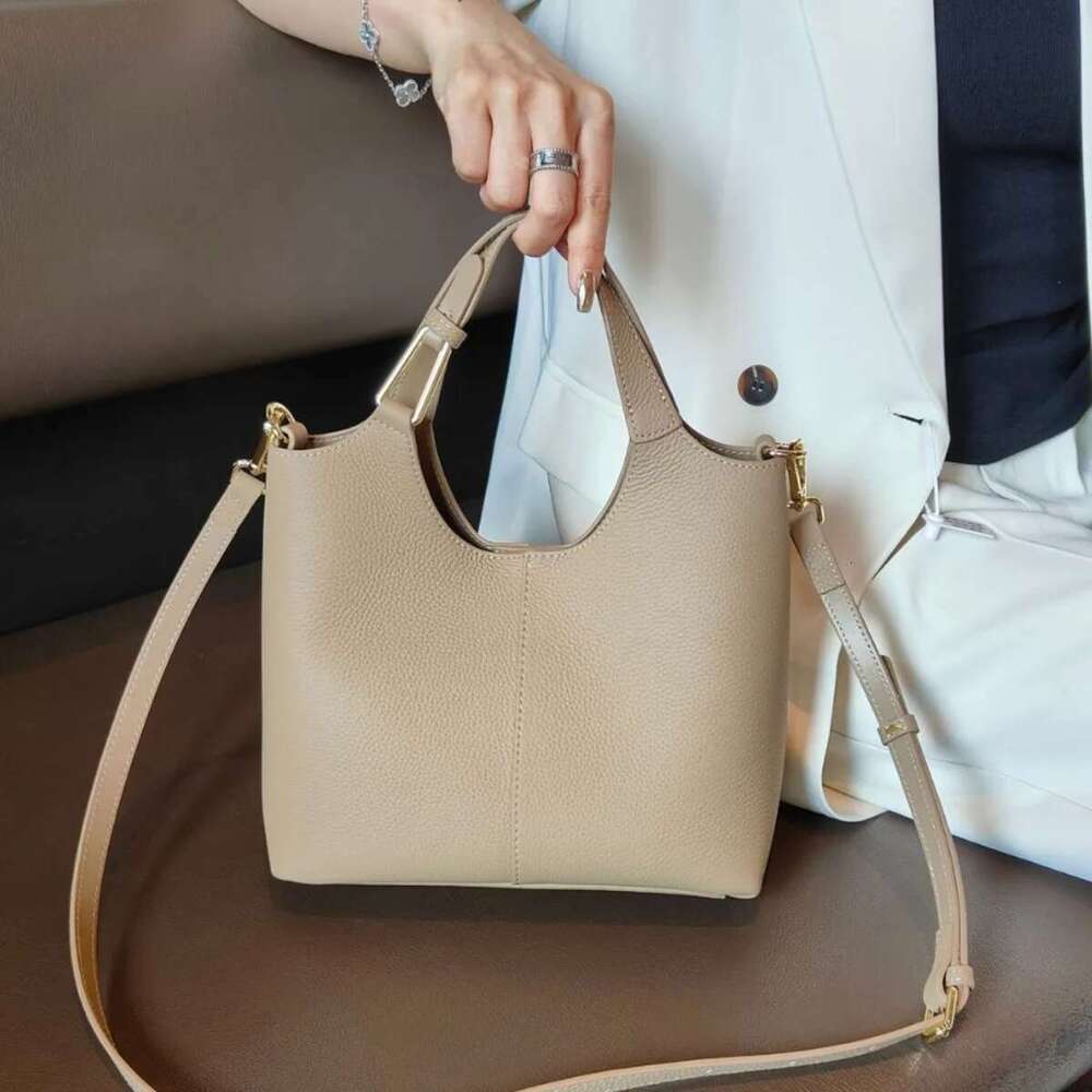 2025 New Head Layer Cowhide Large Capacity Women's Bag Soft Leather Crossbody Shoulder Ladies Handbag