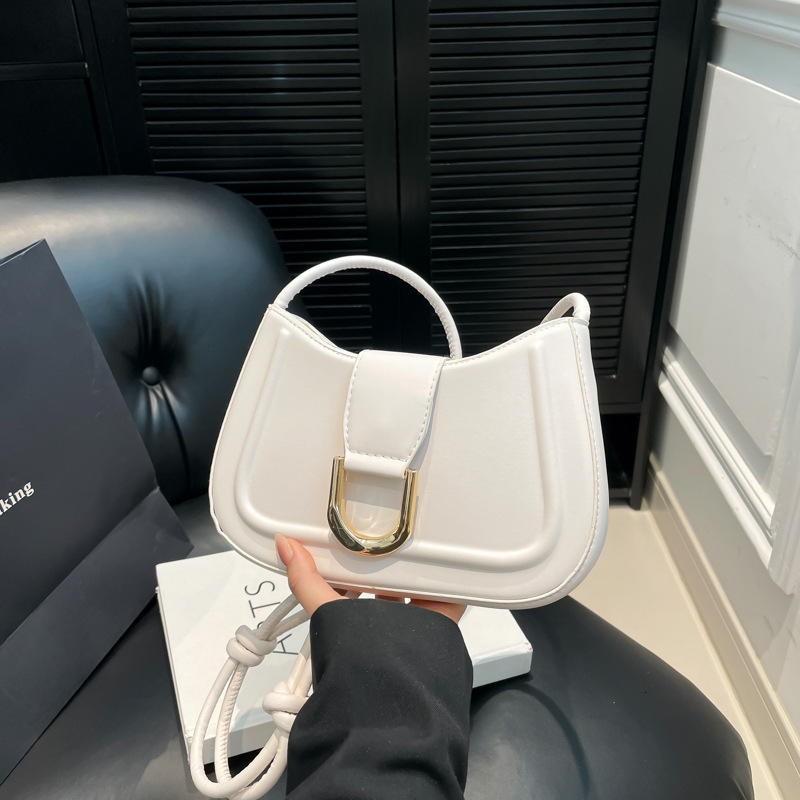 Versatile For Women In Spring And Summer New Free Delivery Designer Bag Luxury Bag New Crescent Shaped Saddle Highend Chain Shoulder Bag Fashionable W