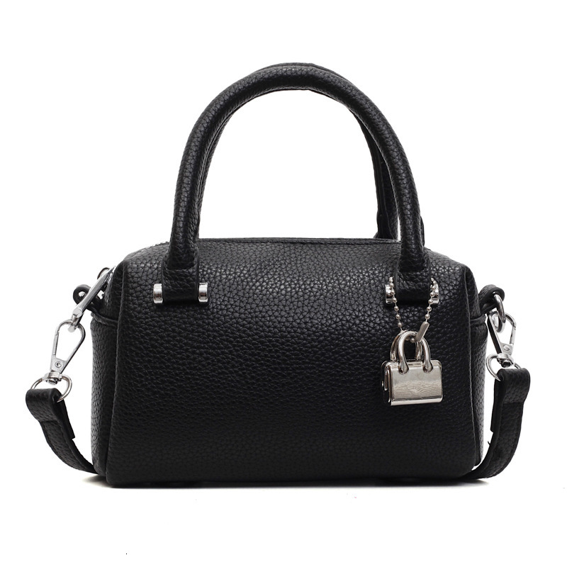 Advanced Western style Light Luxury Handheld Pillow for Women 2025 New Fashionable and Versatile Exquisite Super Hot Single Shoulder Crossbody Bag