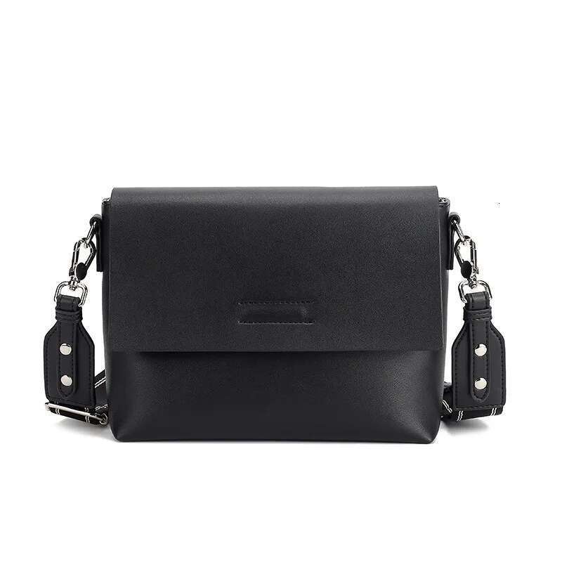 2025 New Spot Large Capacity Wholesale Crossbody Women's Trend Shoulder Bag