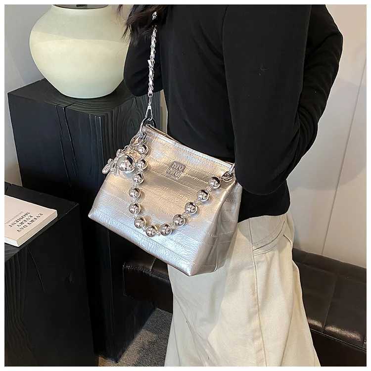 New 2025 Womens Bag Fashion Silver Handbags Metal Chains Shoulder Crossbody Bag Exquisite Bucket Bag Designer Luxury Brand BagXJ250515