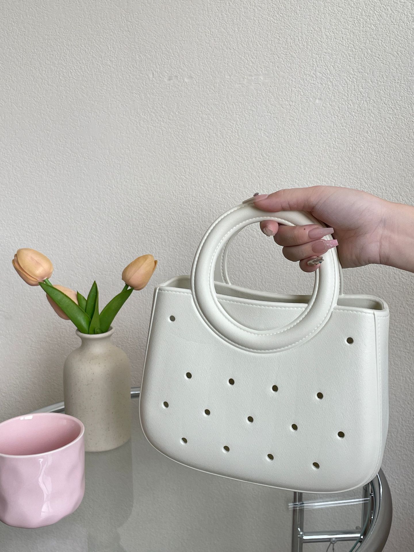 EVA Solid Color Hole Waterproof Storage Vegetable Basket Beach Bag Fashionable Hollow Travel Handbag