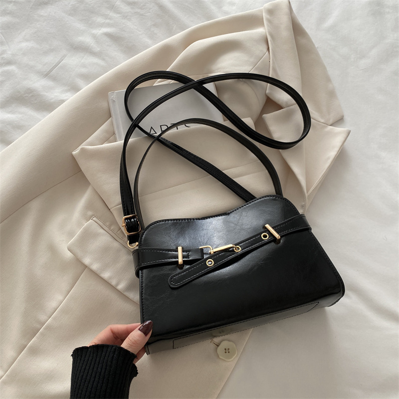 New Shoulder Bag For Spring And Summer Niche Temperament Women's Shell New Free Delivery Designer Bag Bag Luxury Bag Fashionable Simple Crossbody
