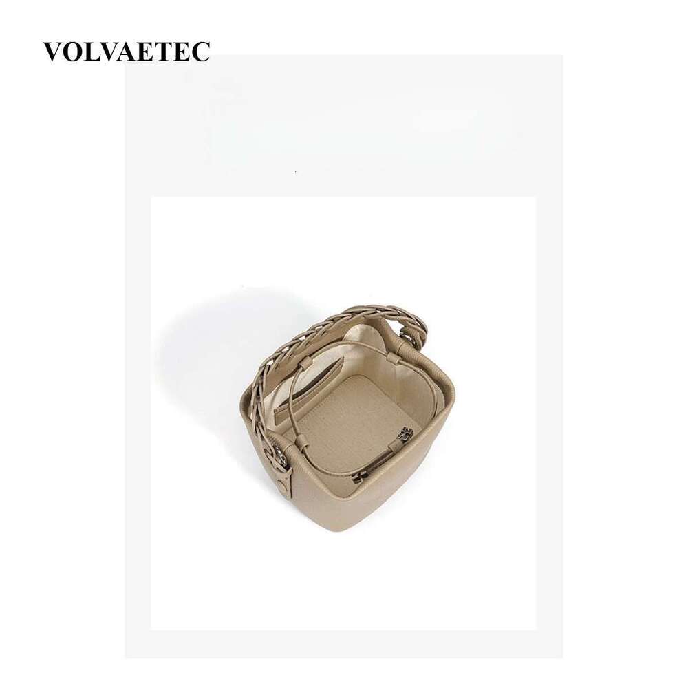 VOAETEC First-layer Cowhide Bucket 2025 Early Spring Real Leather Messenger Commuter Casual Versatile Bag Womens