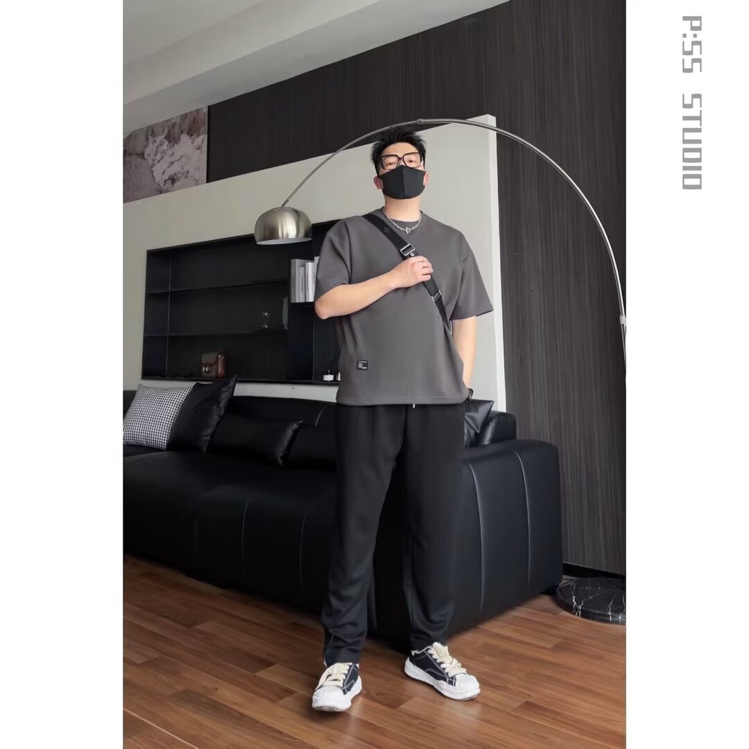 Fashionable Men's Summer Designer Designs Loose Sports And Casual Half Sleeved Round Neck T-shirt Clothing