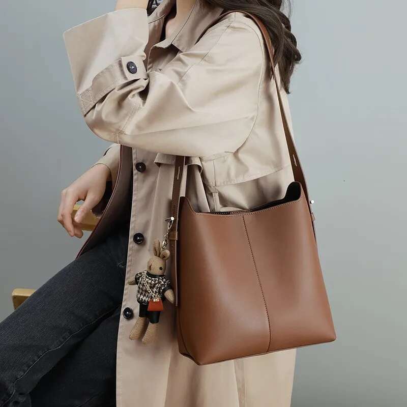 Simple Adjustable Cowhide Leather Women's Handbag High Quality Daily Bucket Bag Large Capacity Shoulder Bags