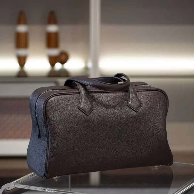 High-Quality Large-Capacity Bowling Bag, First-Layer Cowhide Men And Women's Commuting Travel Lightweight Portable Shoulder Bag