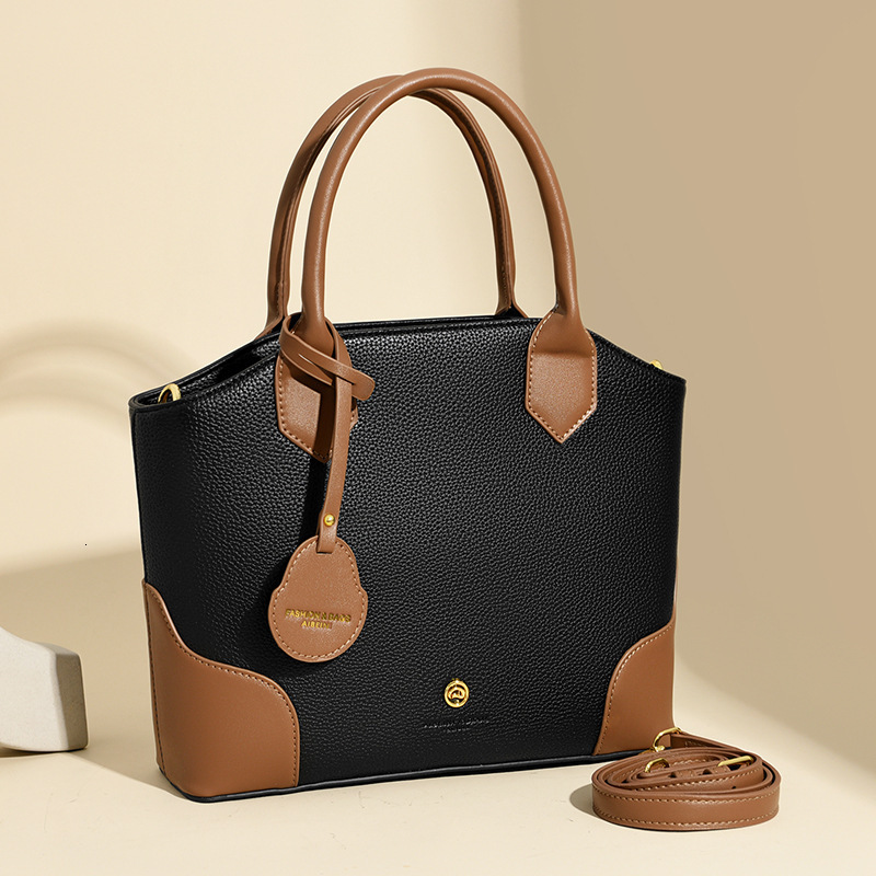 High quality women's fashionable and simple professional commuting one shoulder handbag, large capacity handbag, brand new free delivery designer