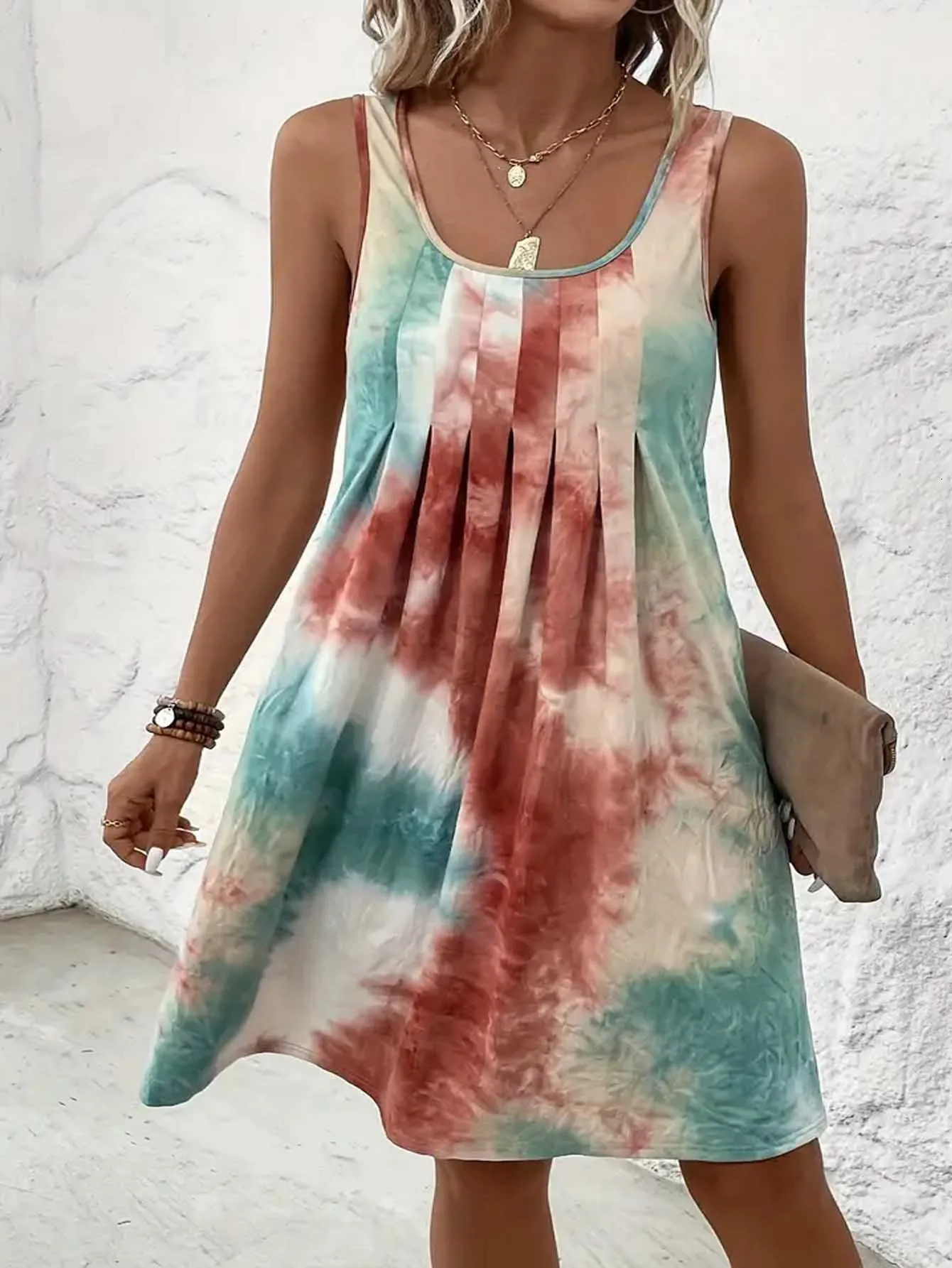 Plus size womens fashionable casual elegant bohemian style tie dye sleeveless round neck pleated dress 250506
