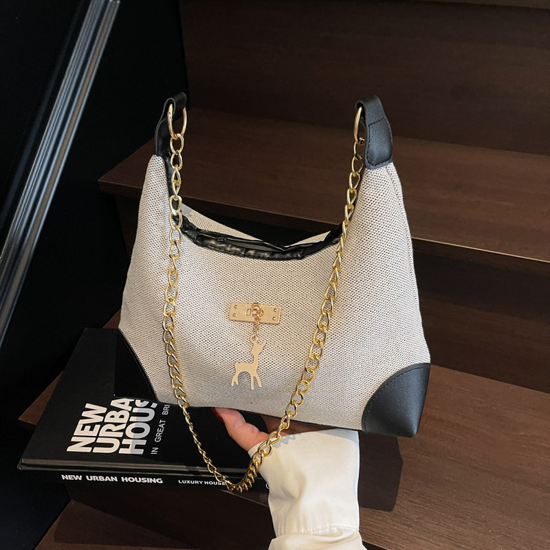 Leisure New Free Delivery Designer Bag Large Luxury Bag Capacity Women's 2025 New Versatile Commuting Class Shoulder Simple Tote Bag Niche