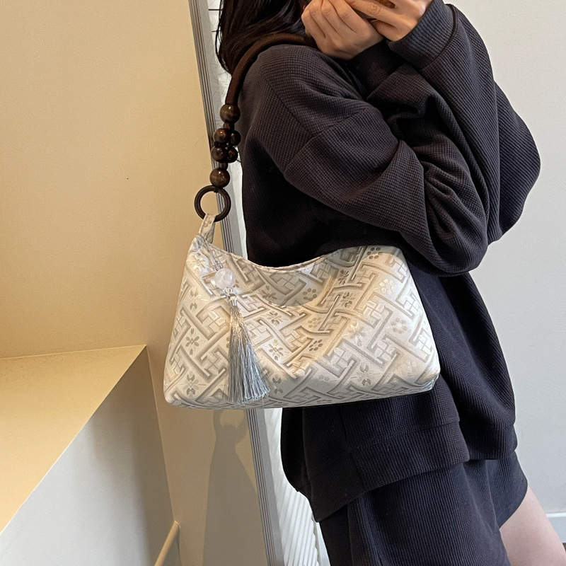 2025 New Chinese style Handheld Underarm for Women, Fashionable, Versatile, and Minimally Designed, High end Shoulder Bag