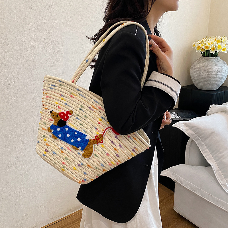 2025 New Summer Vacation Handheld Beach for Women, Large Capacity Straw Weaving Versatile Cartoon Single Shoulder Bucket Bag