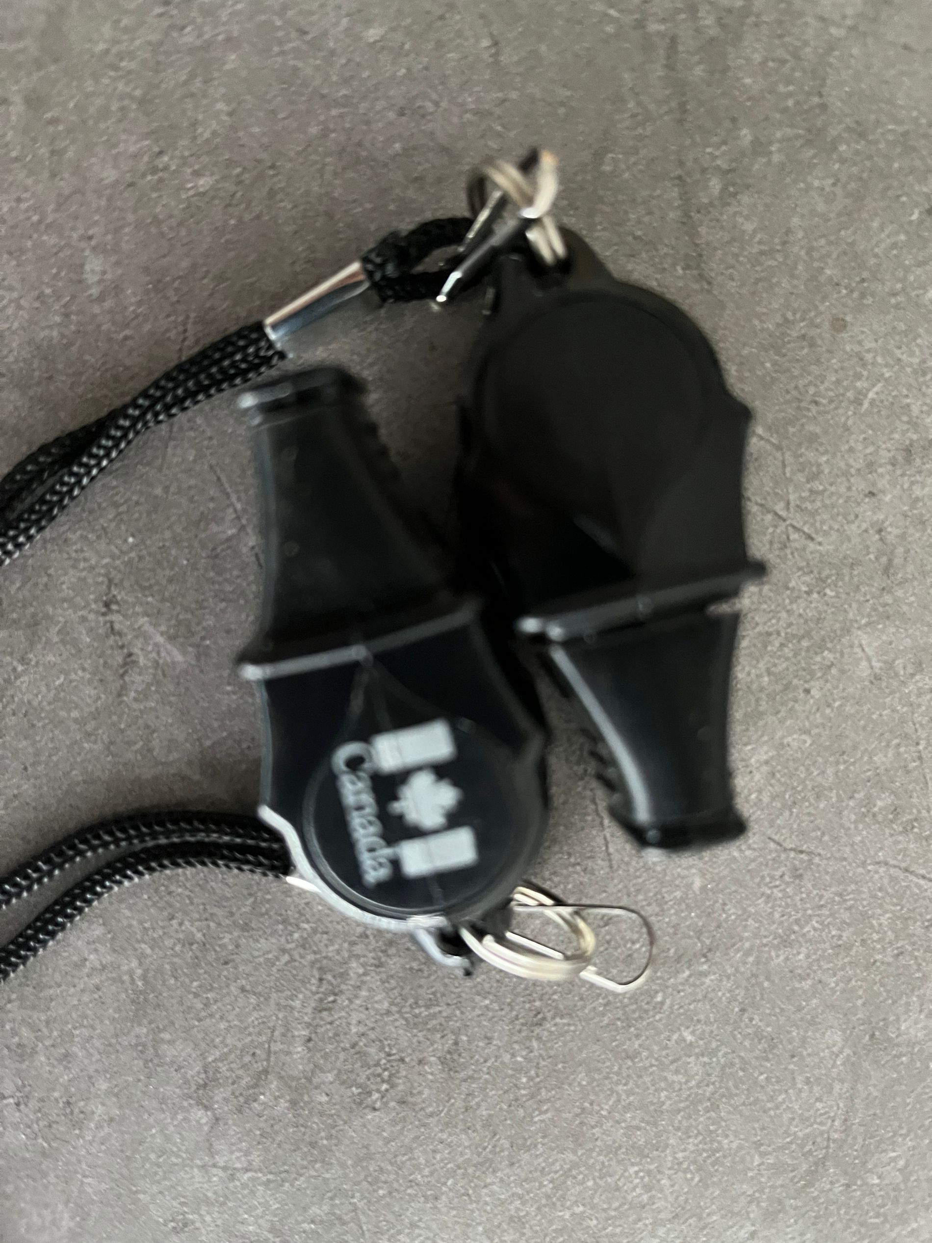 New Fox40 Sonik Whistle Professional Referee whistles Football basketball volleyball game Fox 40 sonic Competition whistles outdoor survival whistles