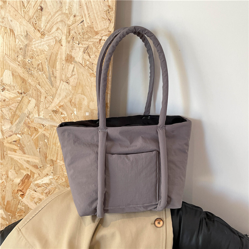 Free Delivery Designer Bag Autumn Winter Women's Shoulder Large Capacity Polyester Niche Design Commuting Versatile And Fashionable 2025 Tote For