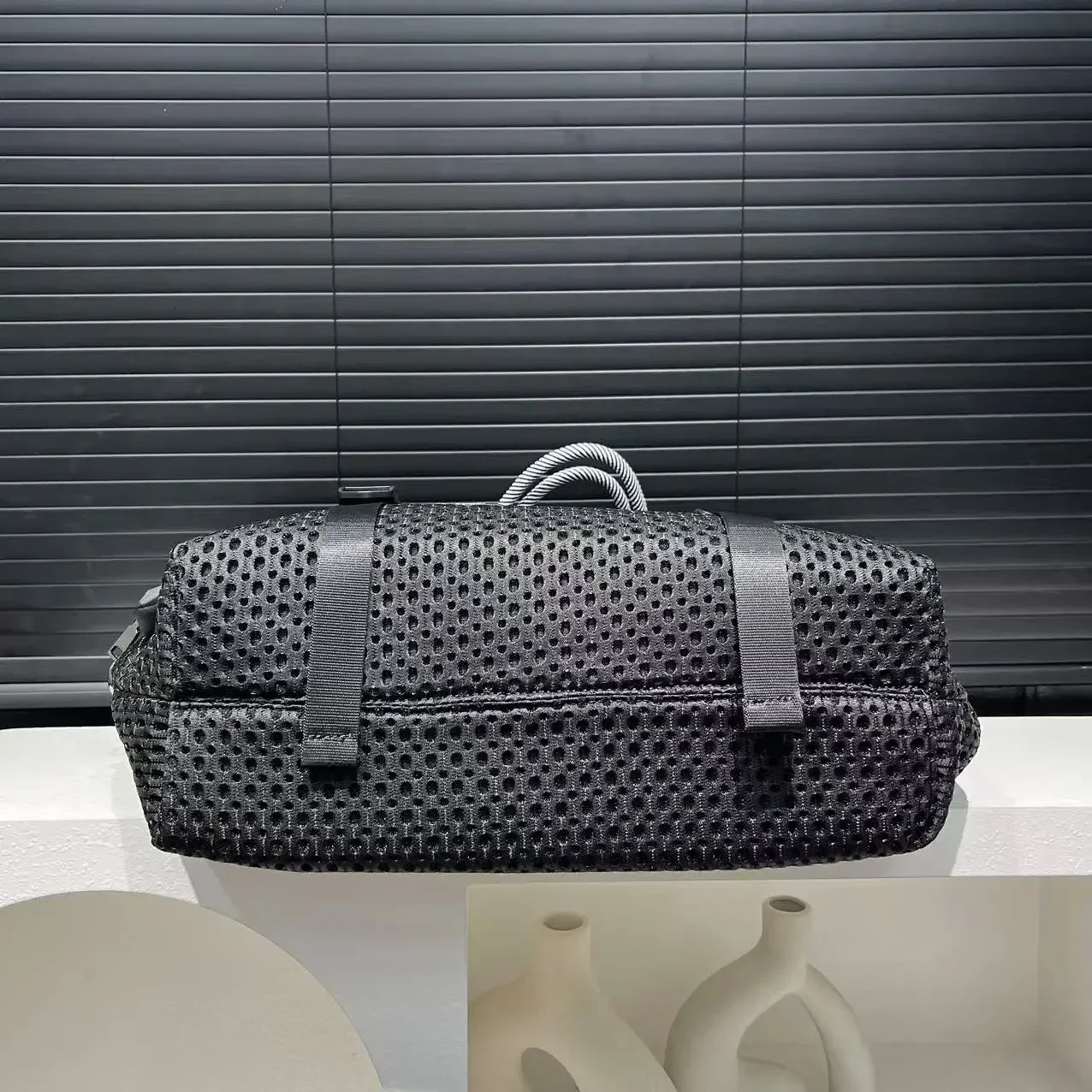 Ladies fashionable cloth nylon mesh travel shoulder bag with large capacity lightweight and multi lock casual handbag 250515