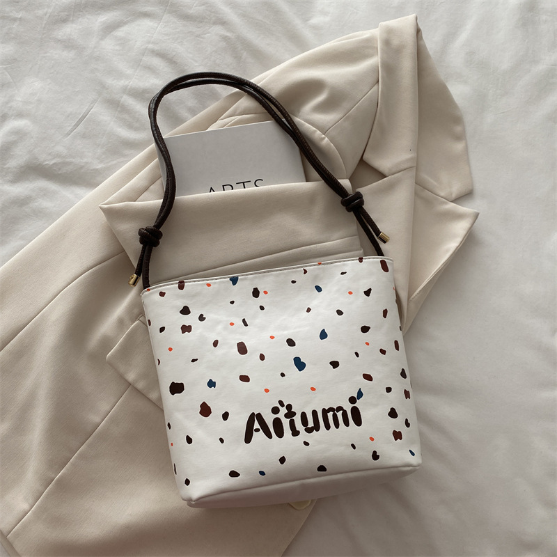 Free Delivery Designer Bag Winter Women's 2025 New Simple Casual Daily Versatile Trend Korean Version Single Shoulder Crossbody Bucket For Women 