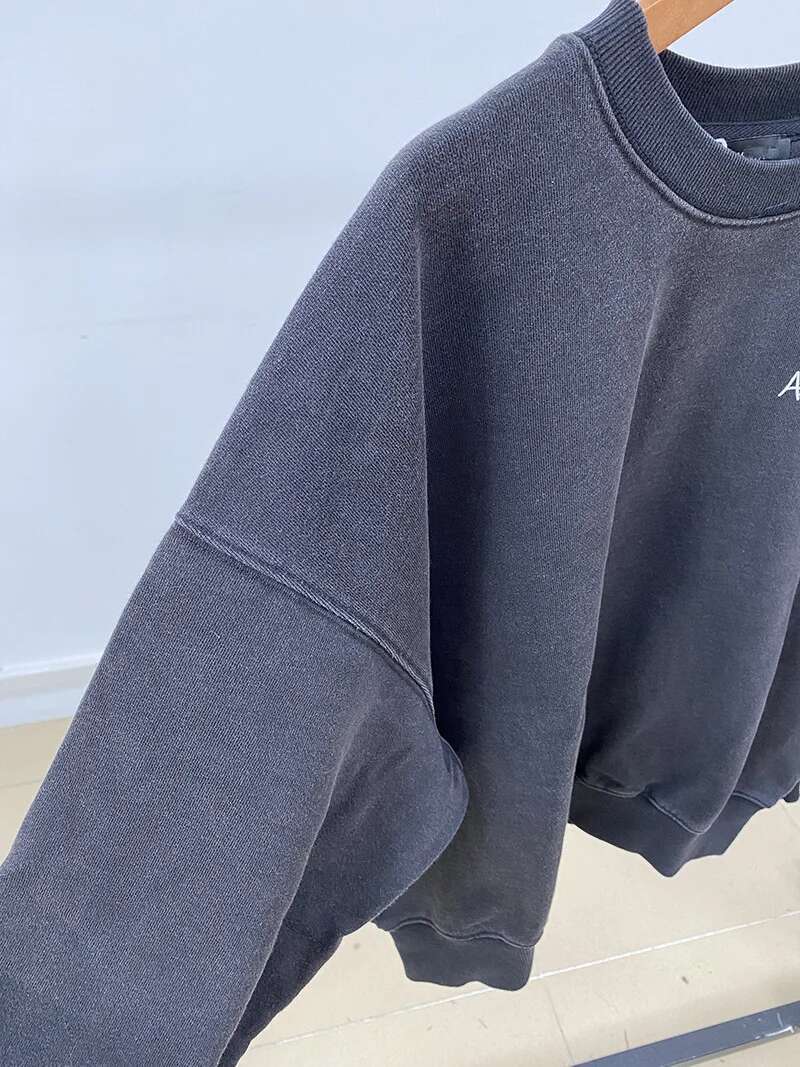Autumn And Winter North American Niche Graffiti Letter Print Washed Water Stir Fried Color Made Old Women's Sweatshirt