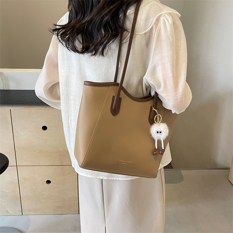 Free shipping on 2025 new designer bagsSimple and Fashionable Office Worker Women's Large Capacity Tote Commuter Premium Shoulder Bag