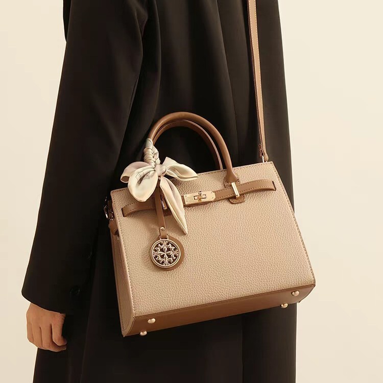2025S designer new Chinese style Mother Day gift for mothers wedding bride bag high-end sense atmospheric embroidery middle-aged niche women bag