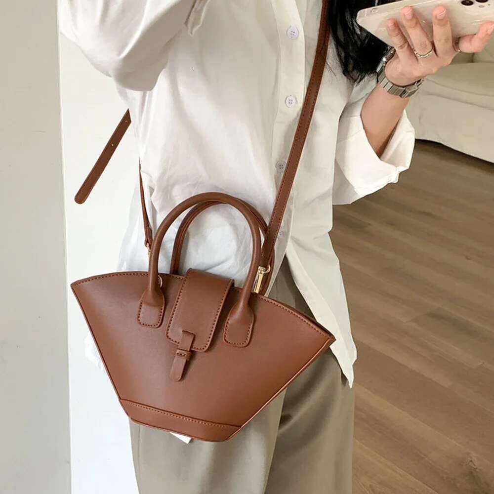 Designer Fashion Handbag PU Leather Tote Large Capacity Trendy Crossbody Trapezoid Bucket Bag for Women