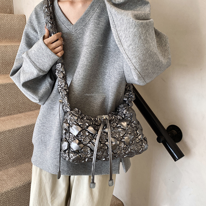 2025 Women's Korean Popular Drawstring Shoulder Bag With Folded Cloud Zipper And Bright Face Fashion Commuter Bag New Style Free Delivery Crossbo