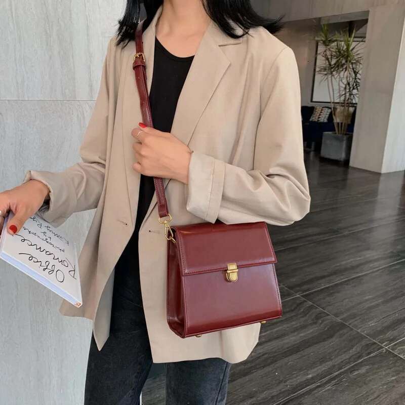 Pure Color Women's Shoulder 2025 Autumn New Vintage Lux Mini Square Bag Ladies Designer Crossbody Purses Texture Bolsa Femme