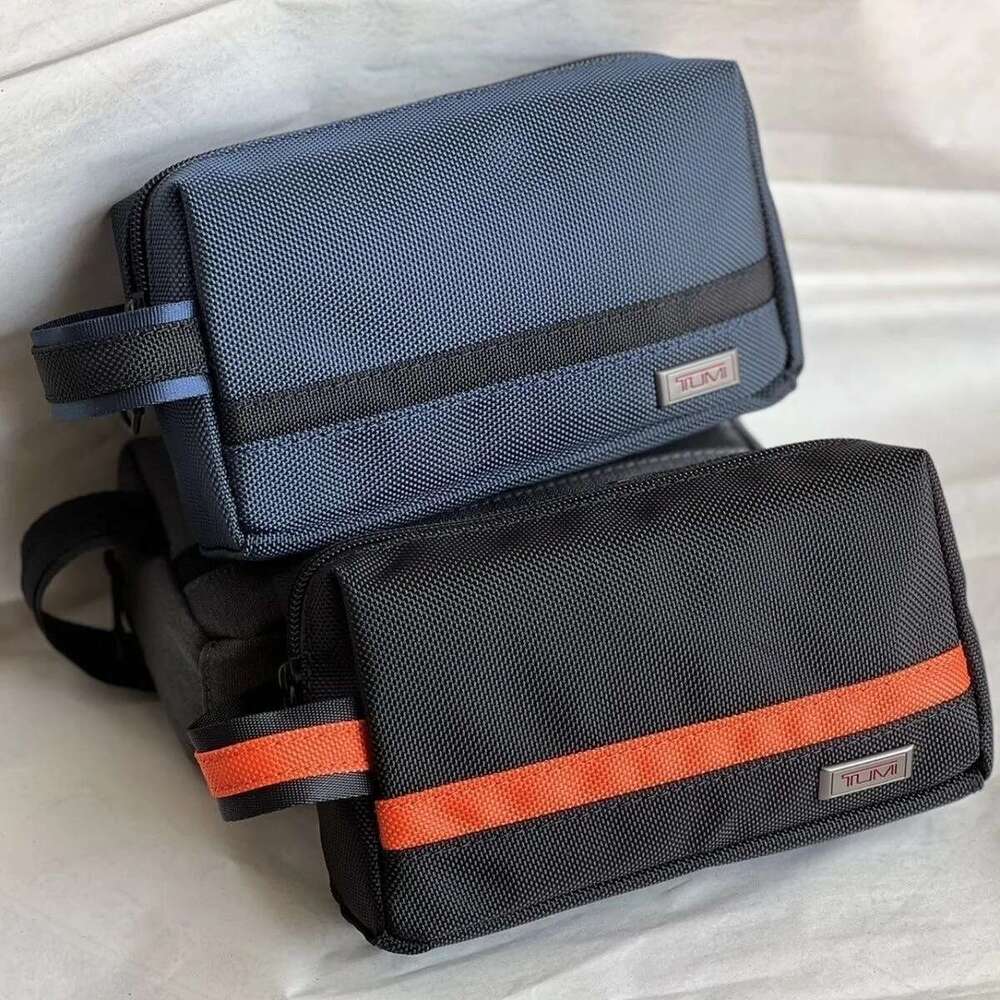Large Capacity Nylon Toiletry for Men's Trips, Portable Toiletries Storage Bag, Business Travel Makeup Bag