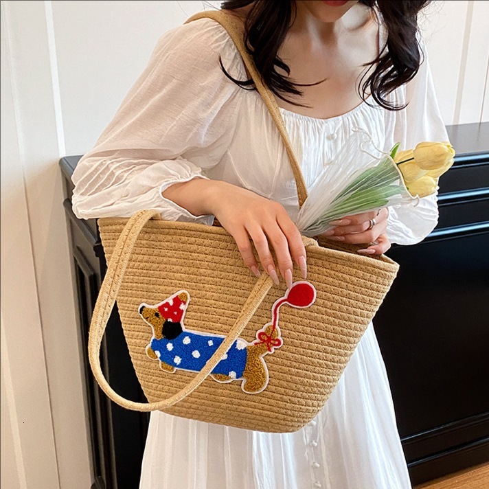 2025 New Summer Vacation Handheld Beach for Women, Large Capacity Straw Weaving Versatile Cartoon Single Shoulder Bucket Bag