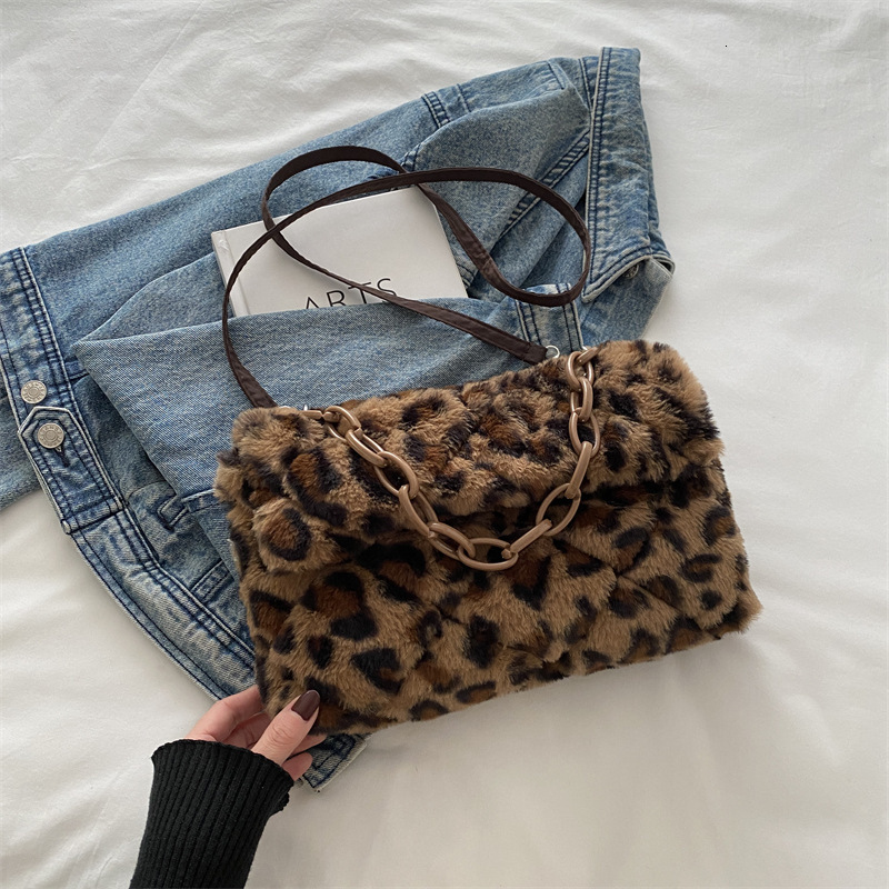 Free Delivery Designer Bag 2025 Spring Trendy Simple Personalized Single Shoulder For Women Stylish Texture Soft And Sticky Plush Underarm Bag Luxury 