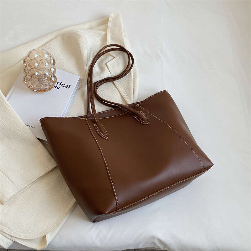 Big Women 2025 Rabbit Pendant Women's Large Capacity Classroom Commuter Single Shoulder Tote Bag New Casual Versatile Fashion