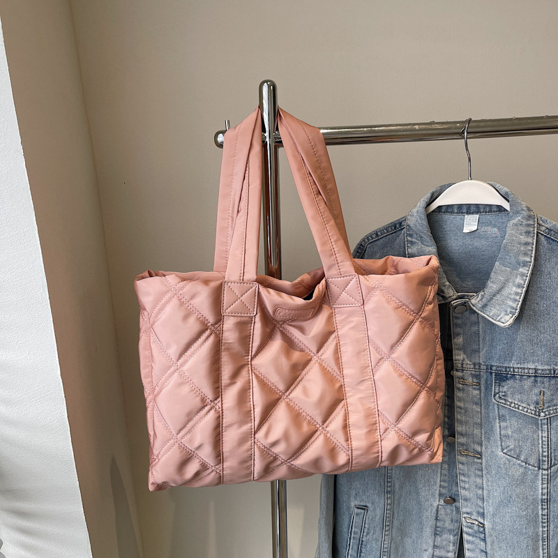 Free Delivery Designer Bag Versatile Lingge Tote 2025 Autumn/winter Handheld Crossbody Women's End Large Capacity Fashion Shopping Bag Trend Luxu
