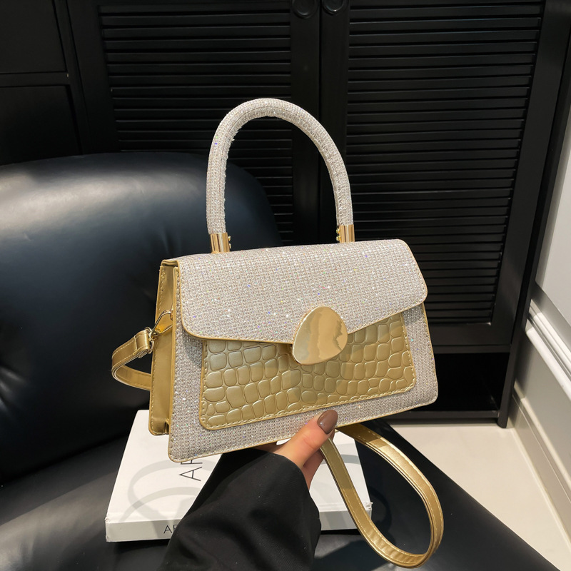 This Year's Personalized Trend Fashion Women's 2025 Fresh New Free Delivery Designer Bag Contrasting Color Crocodile Pattern Luxury Bag Sing
