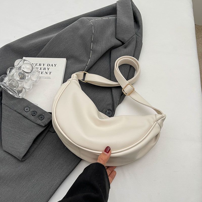 New Chinese style women's 2025 new summer style multifunctional crossbody bag designed by fashionable and highly popular hand-held bucket bag des