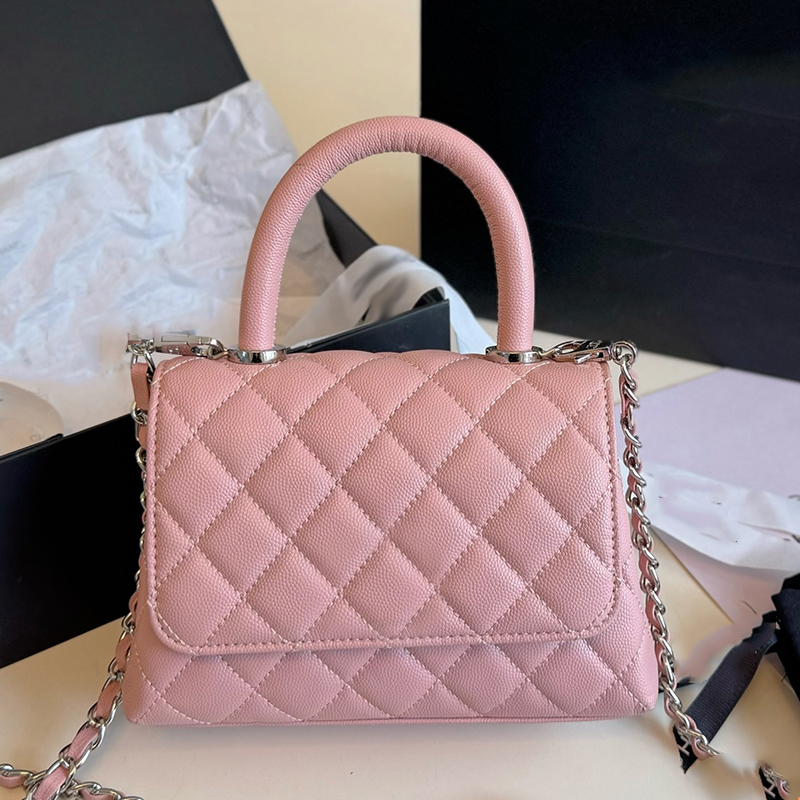 Luxury Handbag Fashionable women Shoulder Bags Caviar Genuine Leather Gold And Silver Hardware Metal Locking Matelasse Chain Crossbody Bag Makeup Bag Purse 19cm