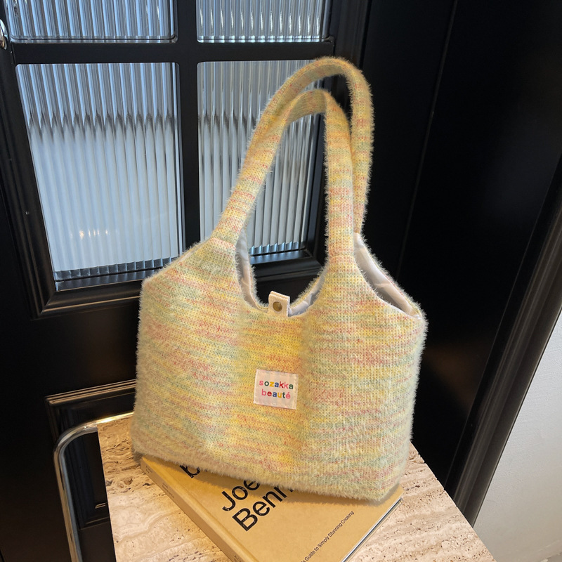 Free Delivery Designer Bag Winter Large Capacity Plush Female Niche Design Shoulder Ins Style Versatile Student Tote Luxury Bag