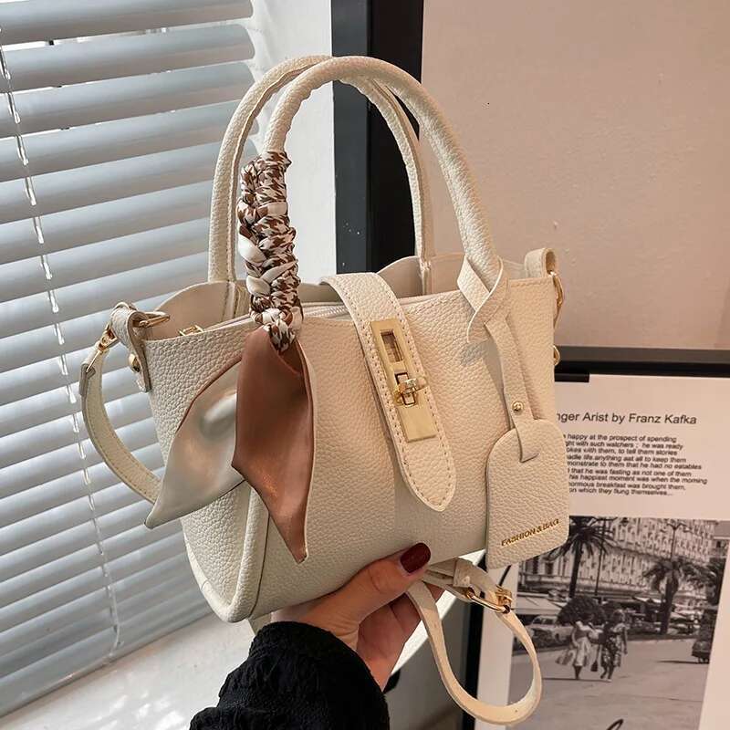 Women's Designer Tote Girl 2025 New Handbag High-Grade Fashion Shoulder Messenger Bags For Women Cummuting Hand Bag