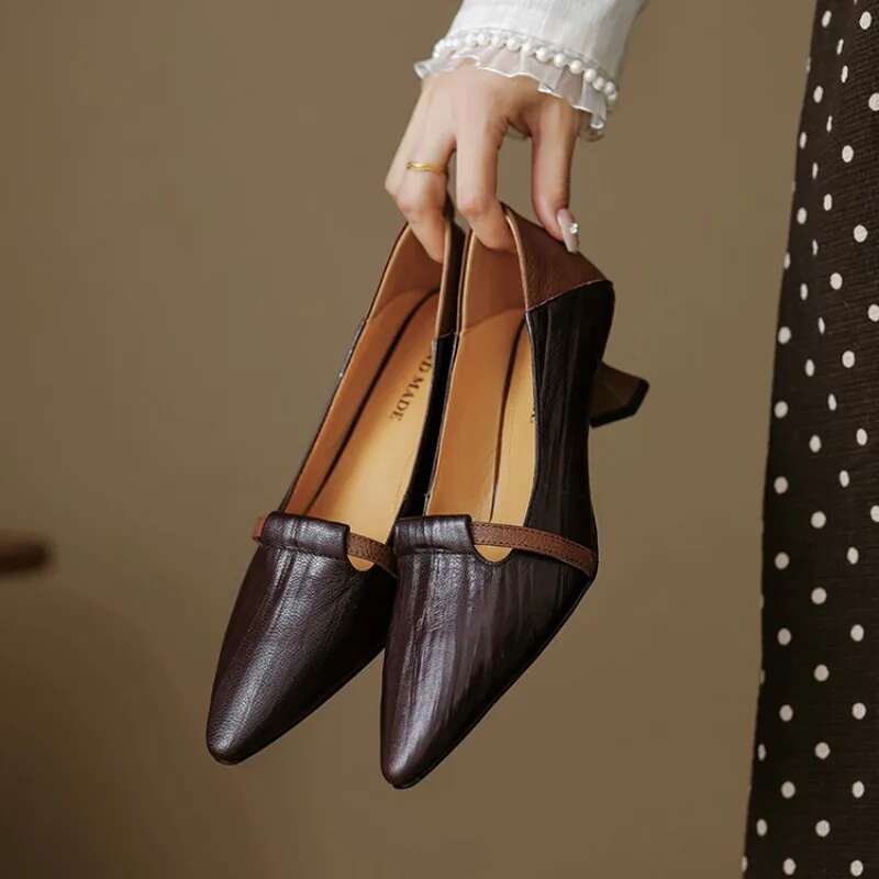 Women's Fashion Light Weight Brown Slip-On Flat Casual Black PU Leather Office Loers Spring Season Women Shoes Shallow