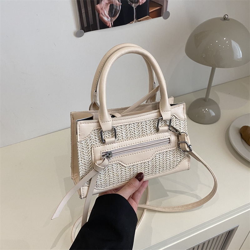 Popular New Free Delivery Designer Bag Fashion Simple Mini Handbag 2025 Spring And Summer New Style Stylish Single Shoulder Crossbody Bag Luxury Bag T
