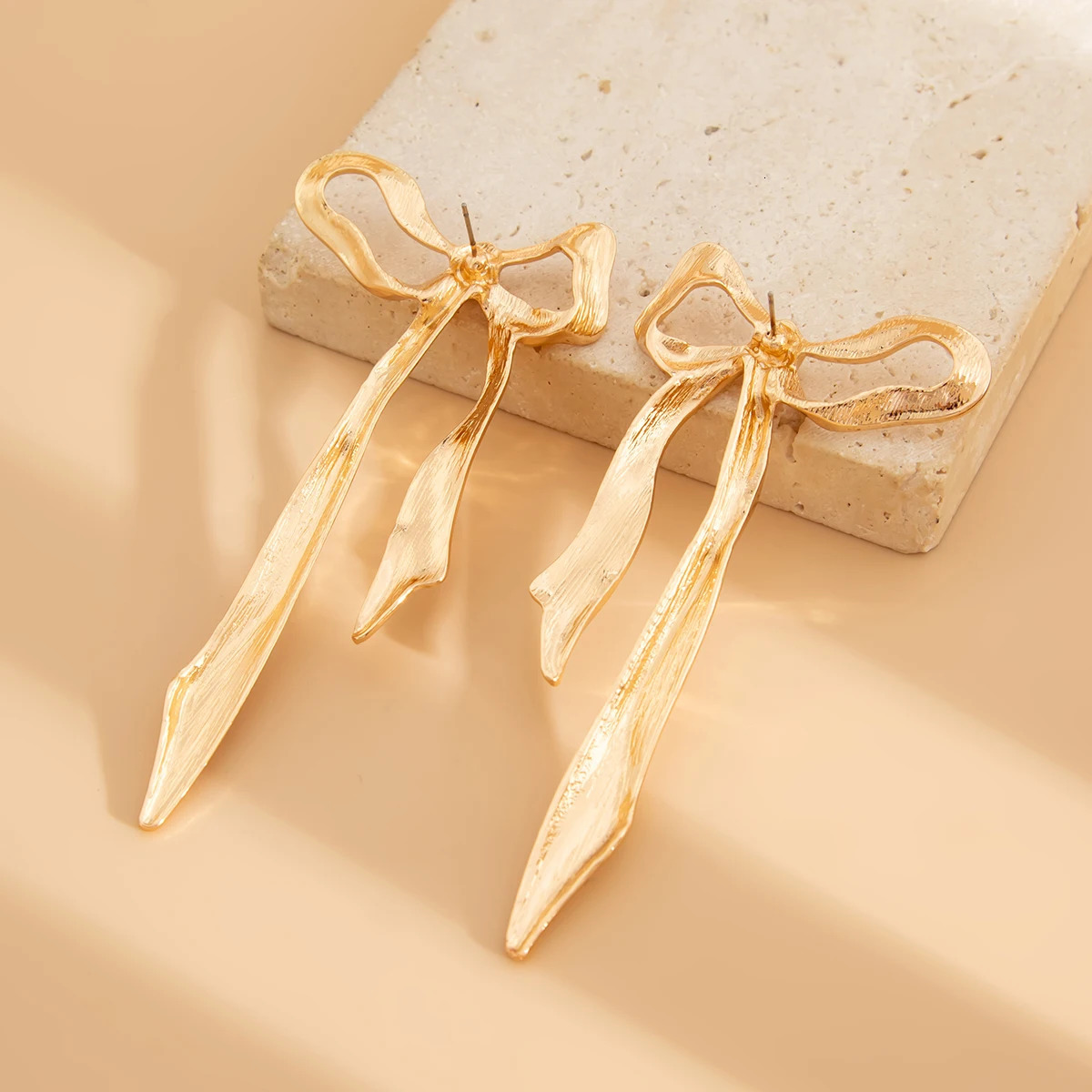 Ingemark Vintage Gold Color Bow Bowknot Long Tassel Drop Earrings for Women Classic Hanging Piercing Earrings Wed Jewelry Gift 250515