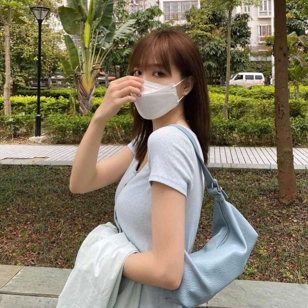 High end versatile armpit soft leather small women's dumpling 2025 autumn and winter French niche crossbody crescent bag