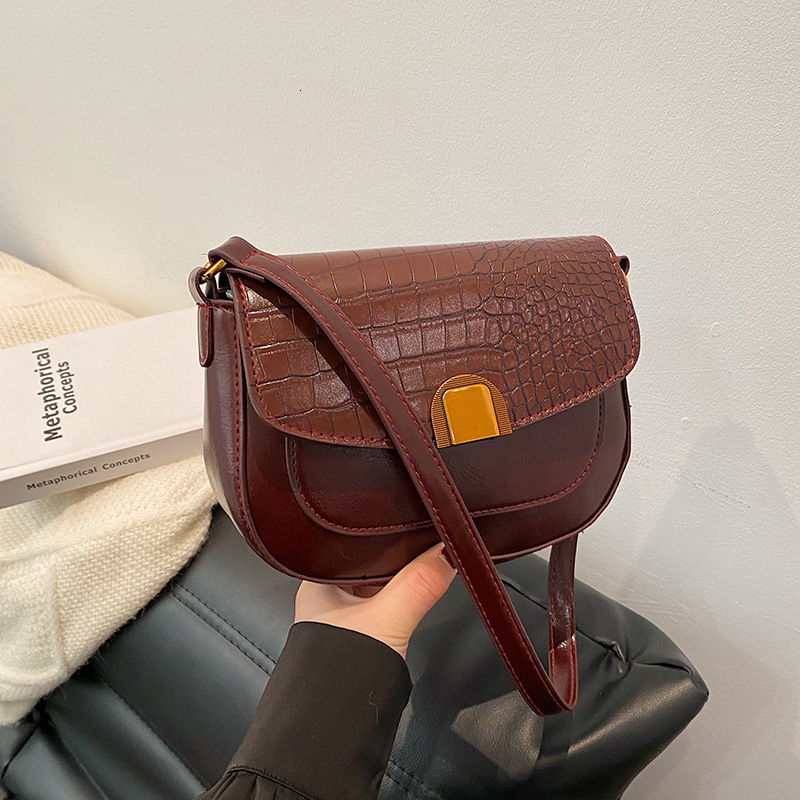Free Delivery Designer Bag Premium And Niche Hand For Women 2025 Spring New Fashion Single Shoulder Crossbody Women's Textured Saddle Luxury Bag