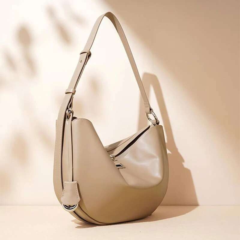 Brand Classic Crescent Exquisite Crossbody Designer High-End Shoulder Leather Texture Lock Women Bag Fashion New