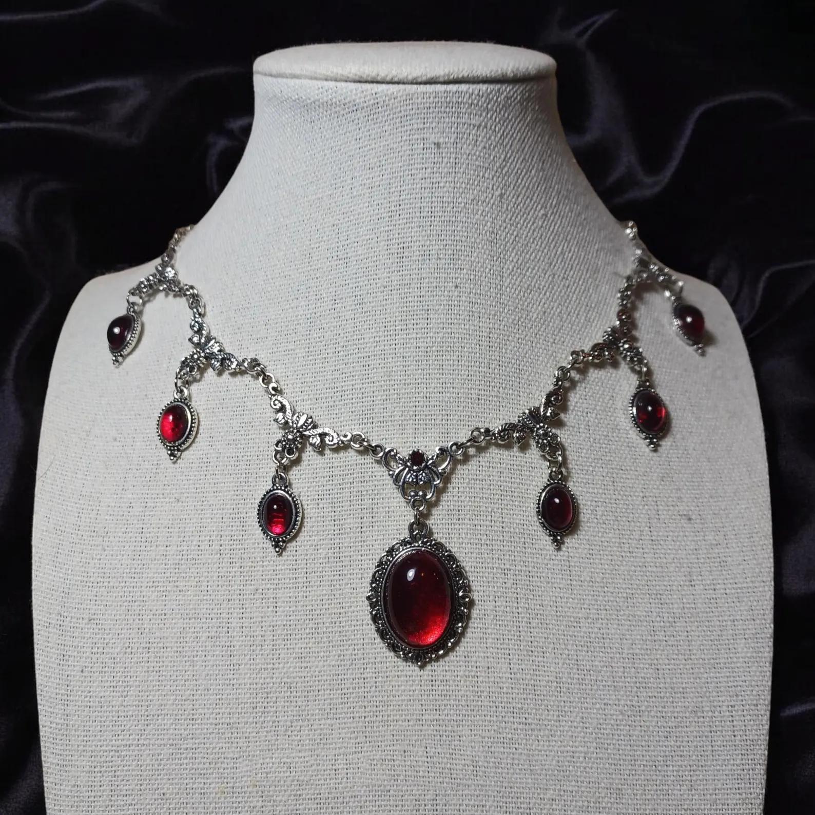 Elegant Vintage Red Crystalline Choker with Historical Art Deco Aesthetic